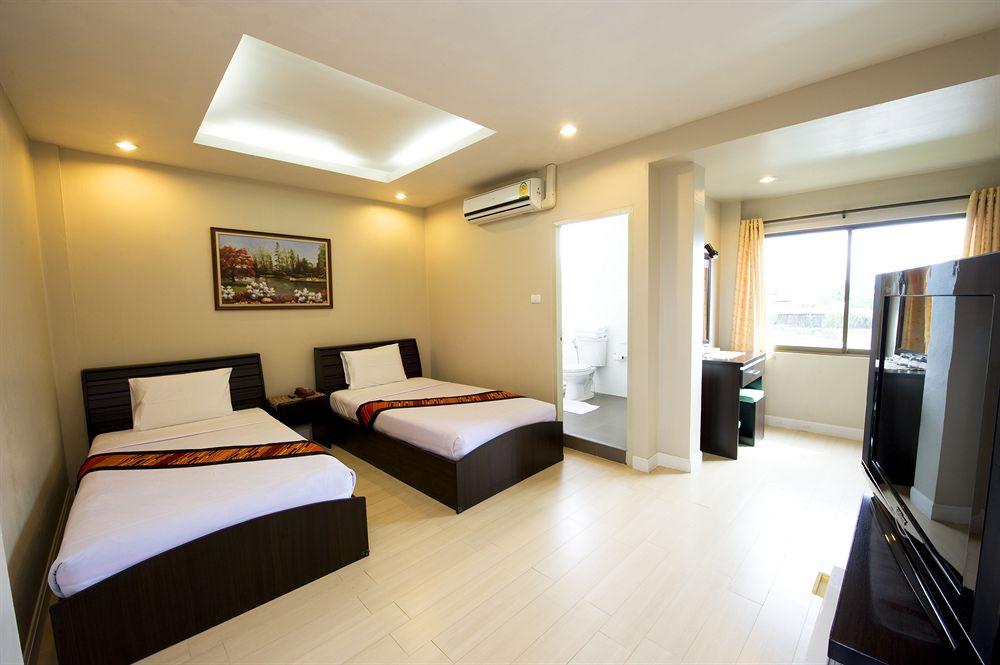 Super Oyo 1096 Winner Inn Hotel Csiangmaj Kültér fotó